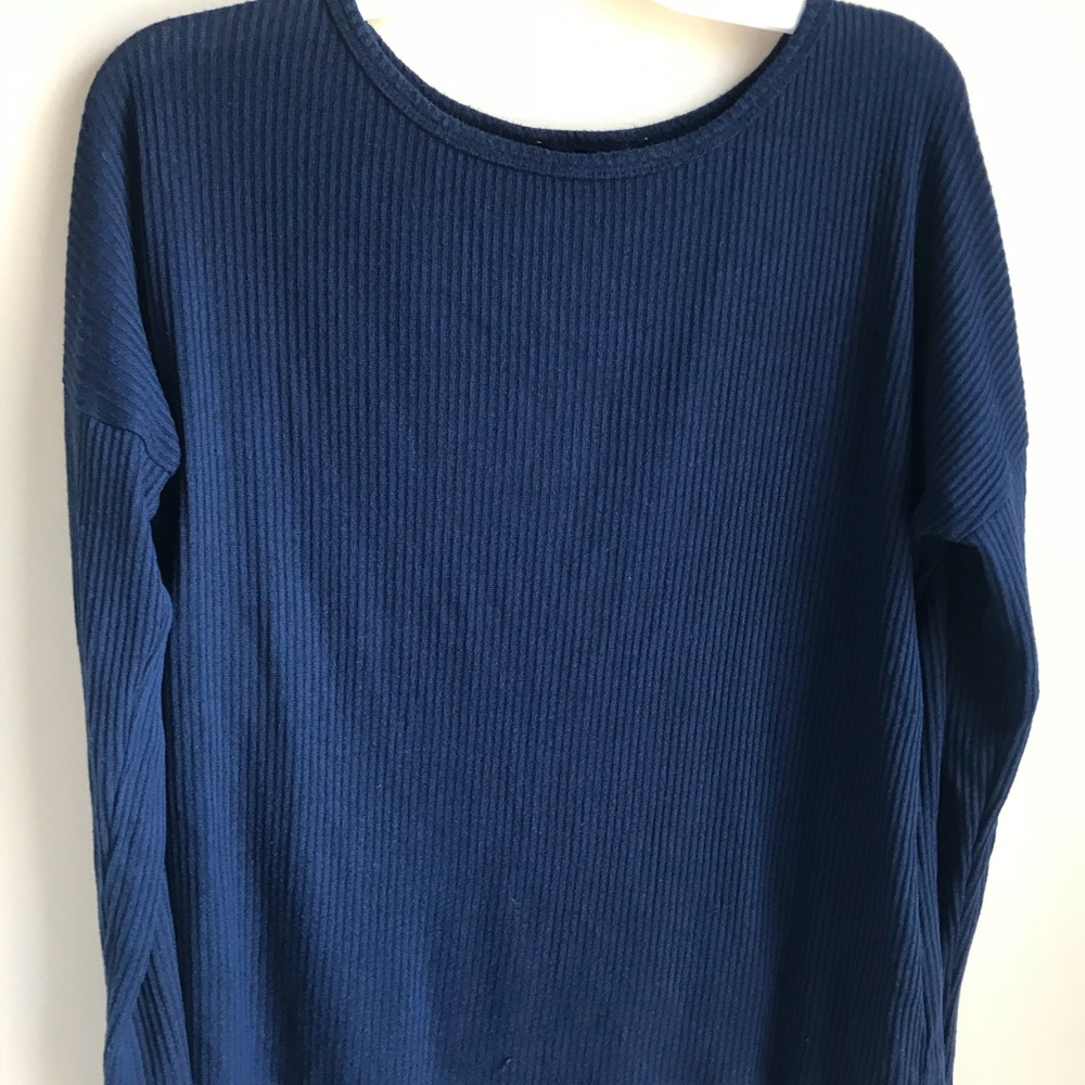 Blue longsleeve shirt